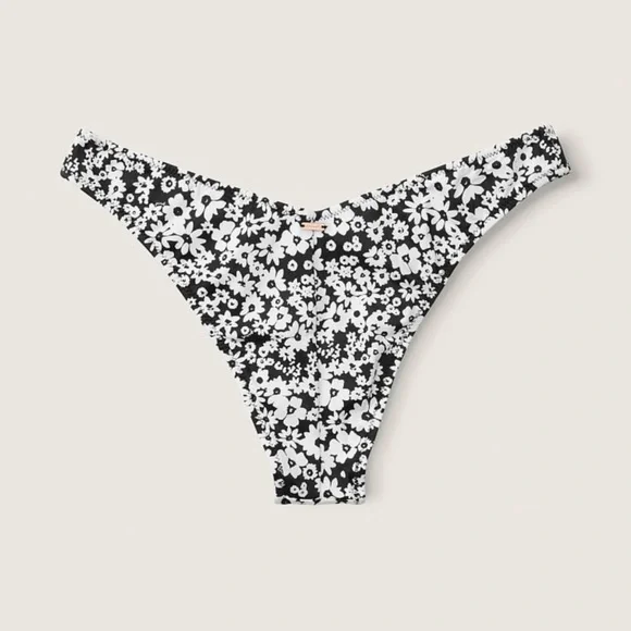 Victoria's Secret Pink Push Up Triangles
Bikini Top/V Front Itsy Bikini bottom - Picture 5 of 6